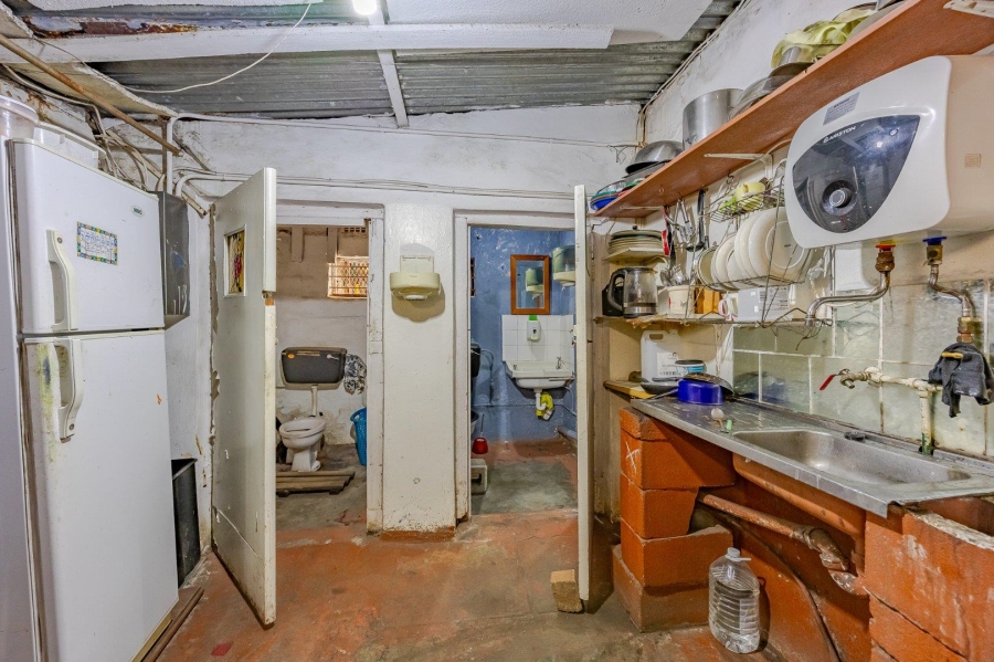 8 Bedroom Property for Sale in Lakeside Western Cape